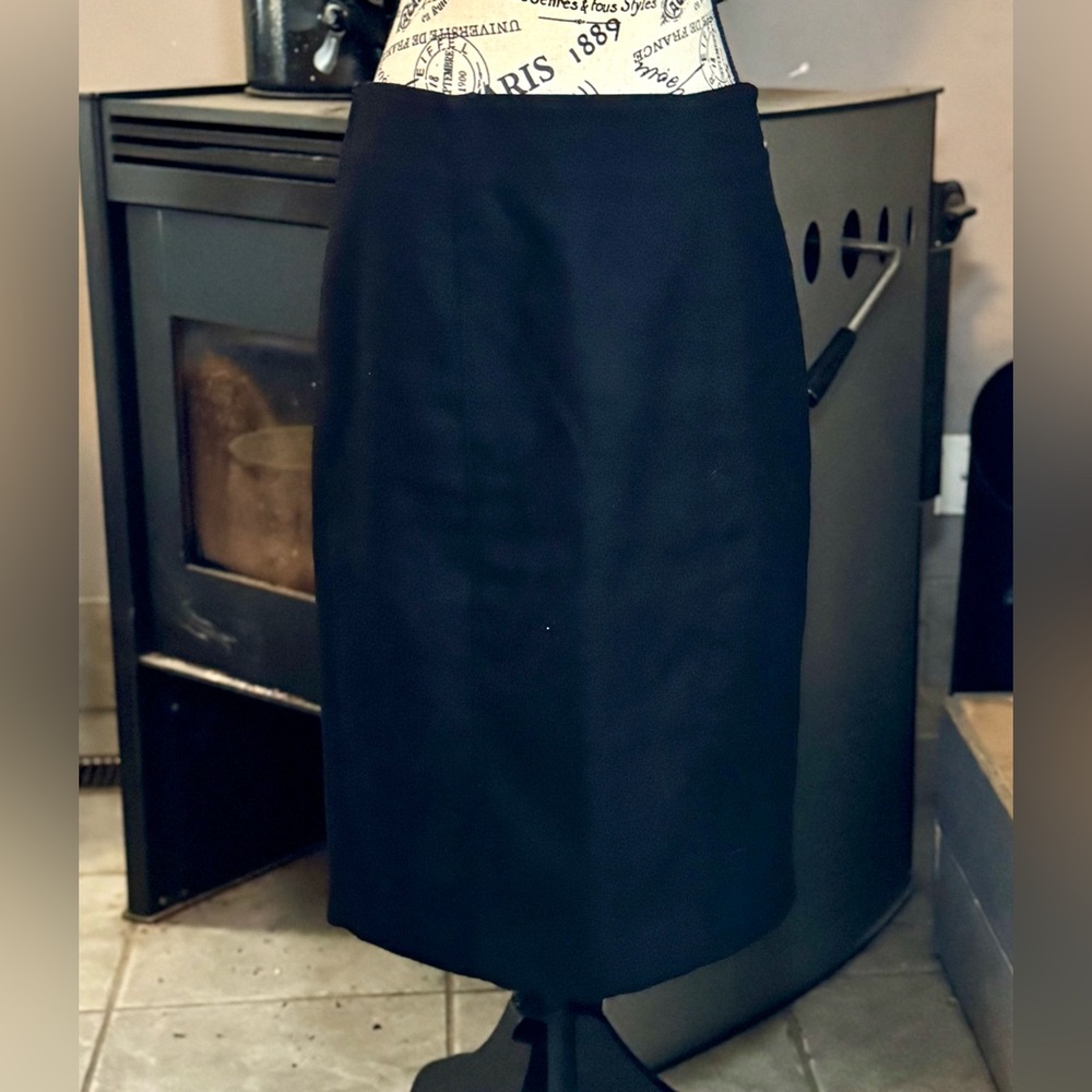 Sophisticated Black Pencil Skirt